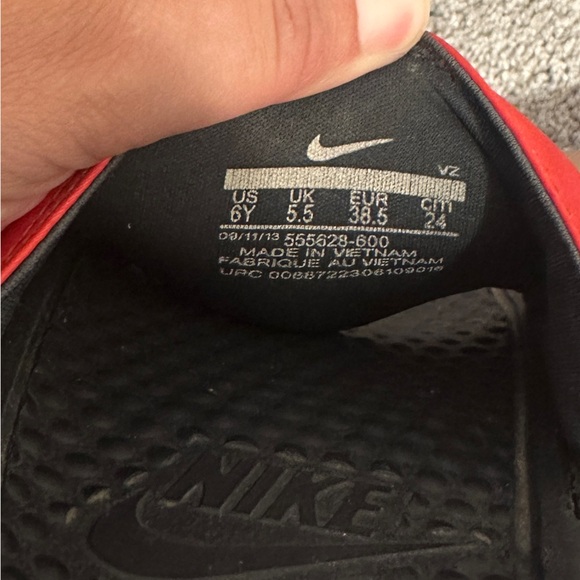Nike Toddler Benassi Red Black Slip On Sport Sandal Slides Size 6Y - Picture 7 of 7